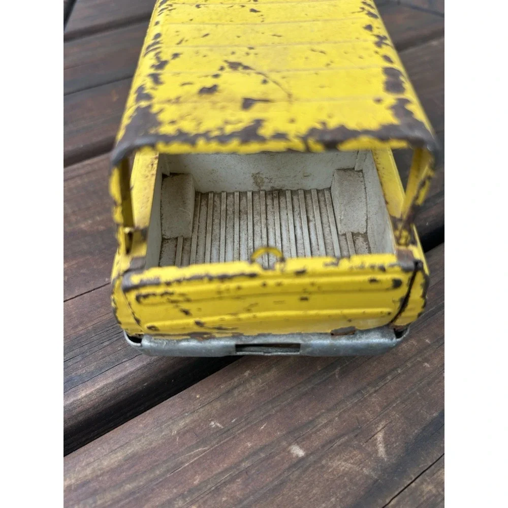 VINTAGE TONKA TOY CAR JEEP WAGONEER 1970s YELLOW PRESSED STEEL